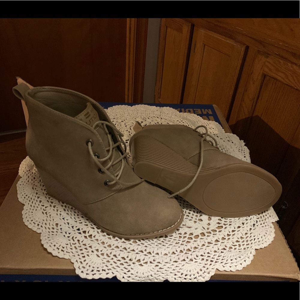 Nautica is shoes brand new